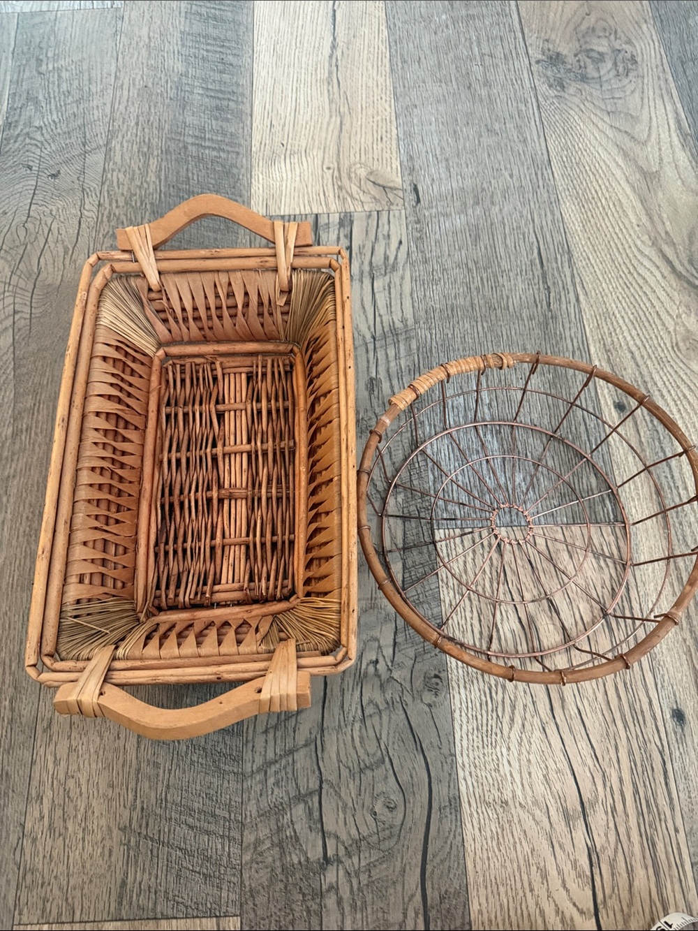 Lot vintage baskets